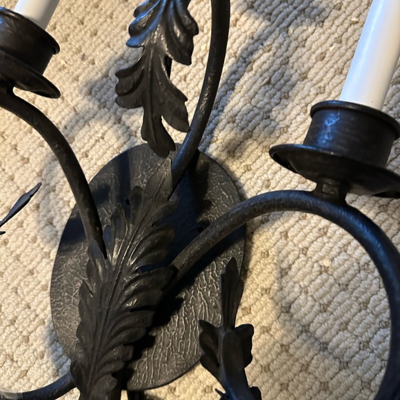 Elegant Black Iron Wall Sconce - Picture 4 of 6